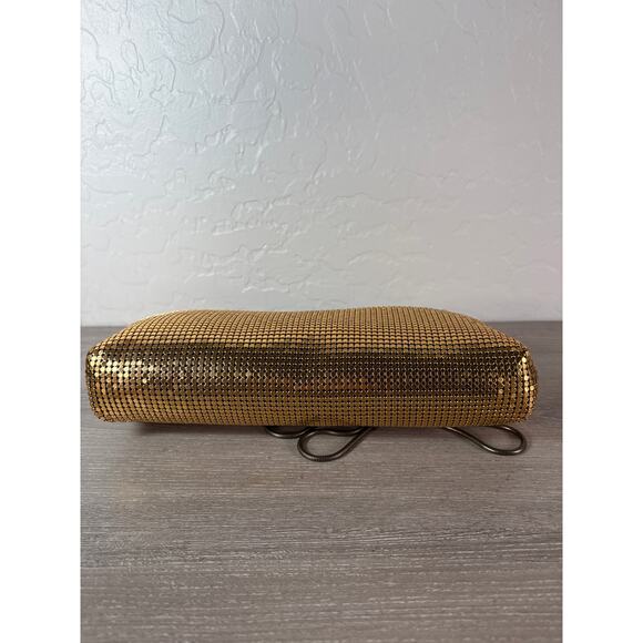 NWT Patricia‎ Nash Gold Metallic Mesh NWT Crossbody Clutch Kiss Lock Chain Strap - Picture 3 of 4